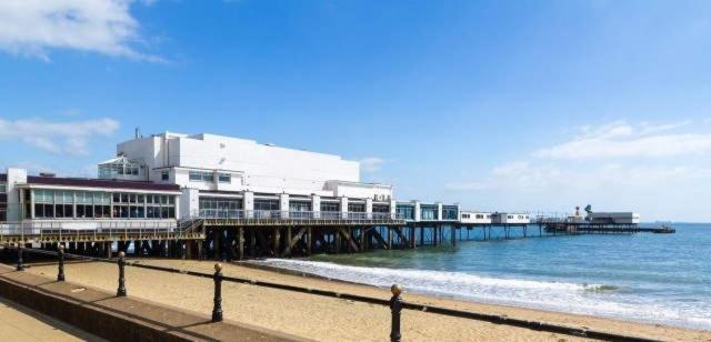 The Loft And The Den Sandown