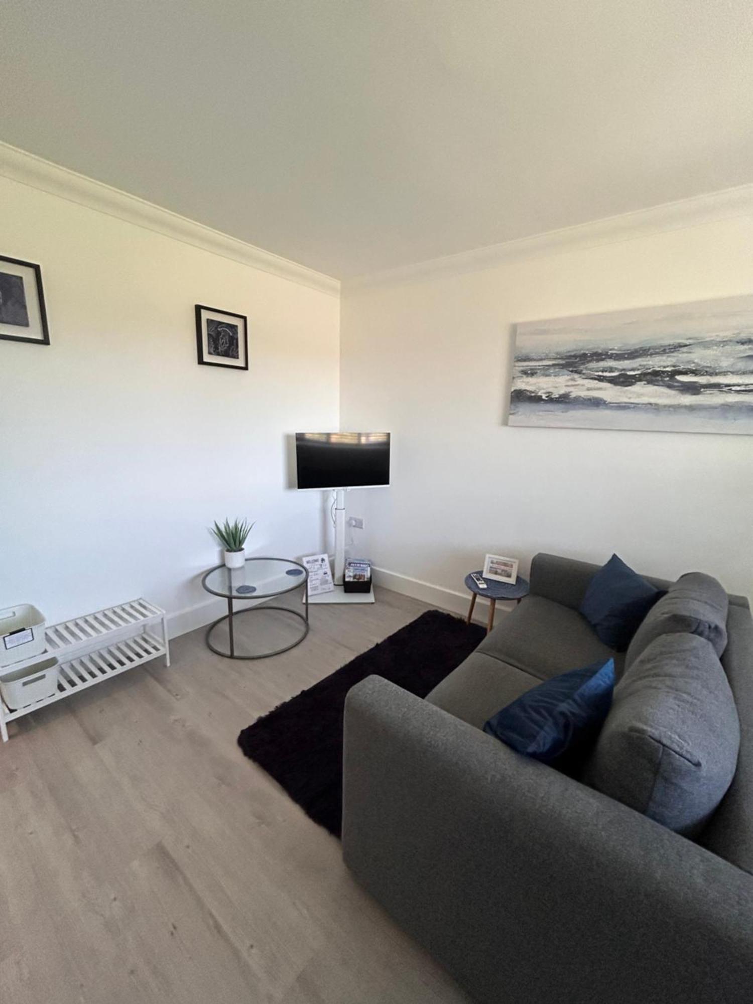 The Loft And The Den Sandown